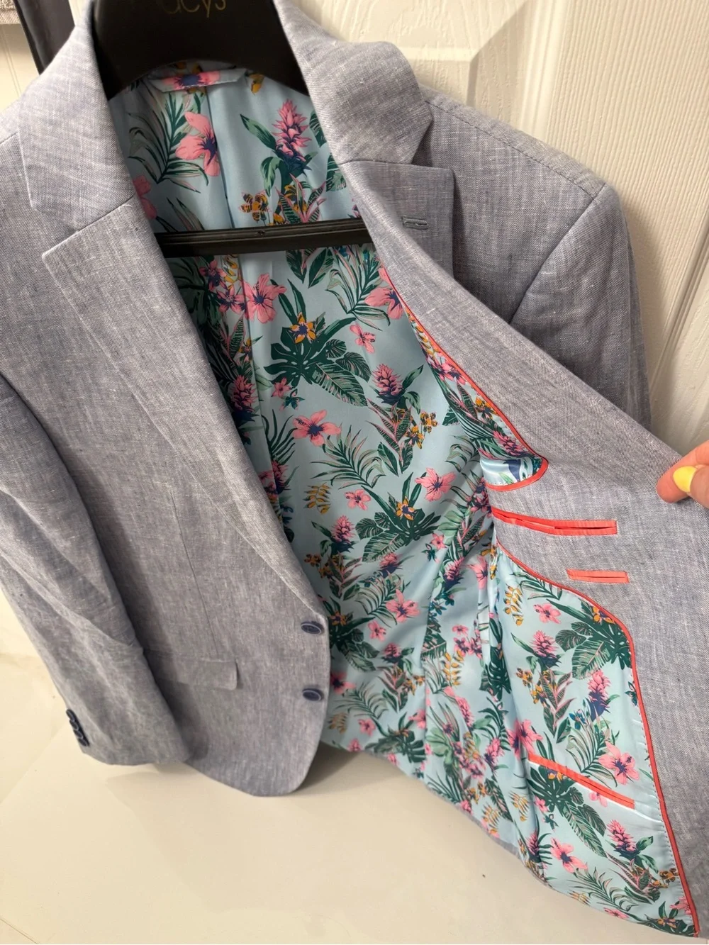 Bar III Light Blue Blazer with Tropical Floral Lining and pocket square